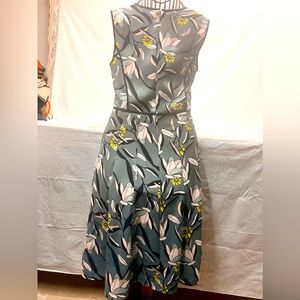 Ann Taylor Factory Floral Print dress, size 4.